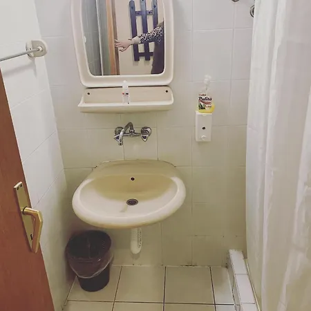 Prenociste 6 Soba 3*