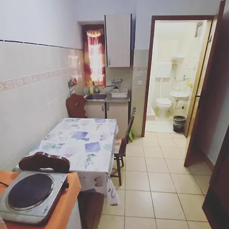 Prenociste 6 Soba 3* Palić