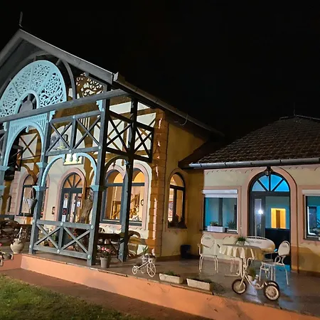 Prenociste 6 Soba Panzió Palics