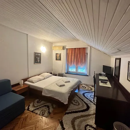 Prenociste 6 Soba Panzió Palics