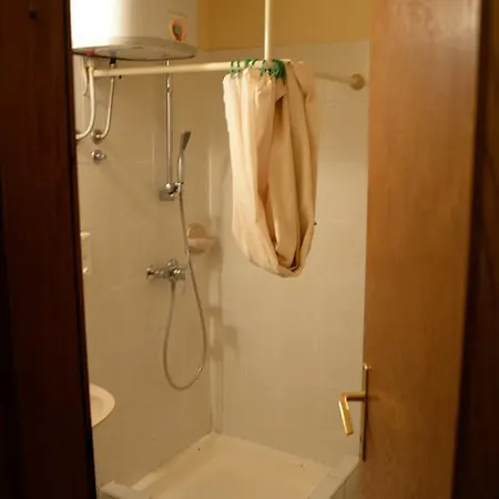 Prenociste 6 Soba 3*