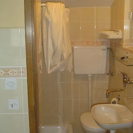 Nocleg ze śniadaniem Prenociste 6 Soba 3*