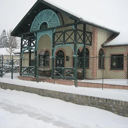 Prenociste 6 Soba Panzió 3*