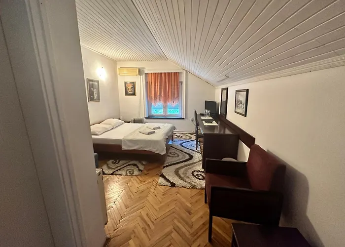 Prenociste 6 Soba 3*