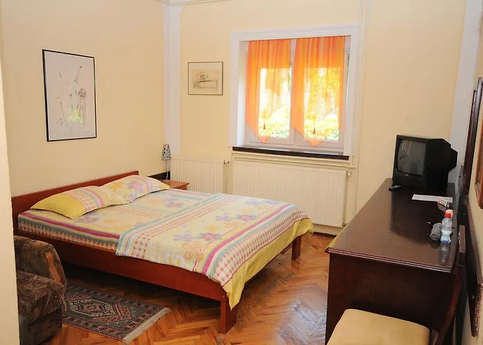 Bed & Breakfast Prenociste 6 Soba 3*