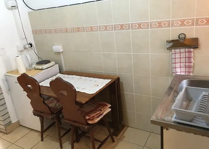 Bed & Breakfast Prenociste 6 Soba 3*